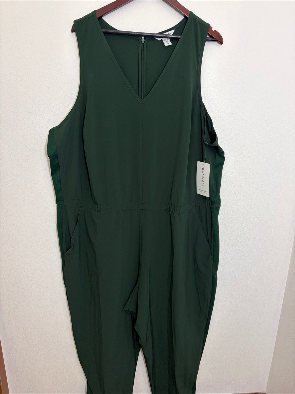 NWT Athleta Dark Green V-Neck Sleeveless Brooklyn Plus Size Jumpsuit
